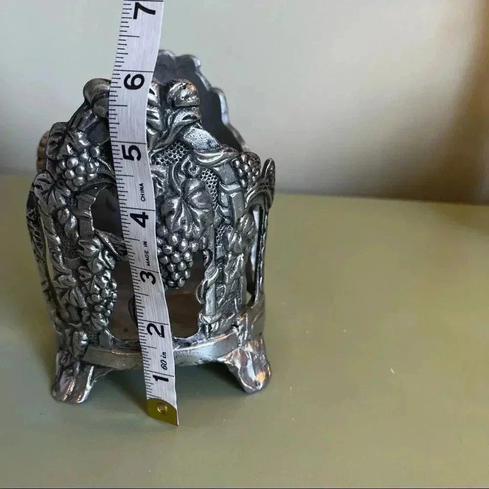𝅺Vintage Stunning grape leaf‎ silver etched open candle holder